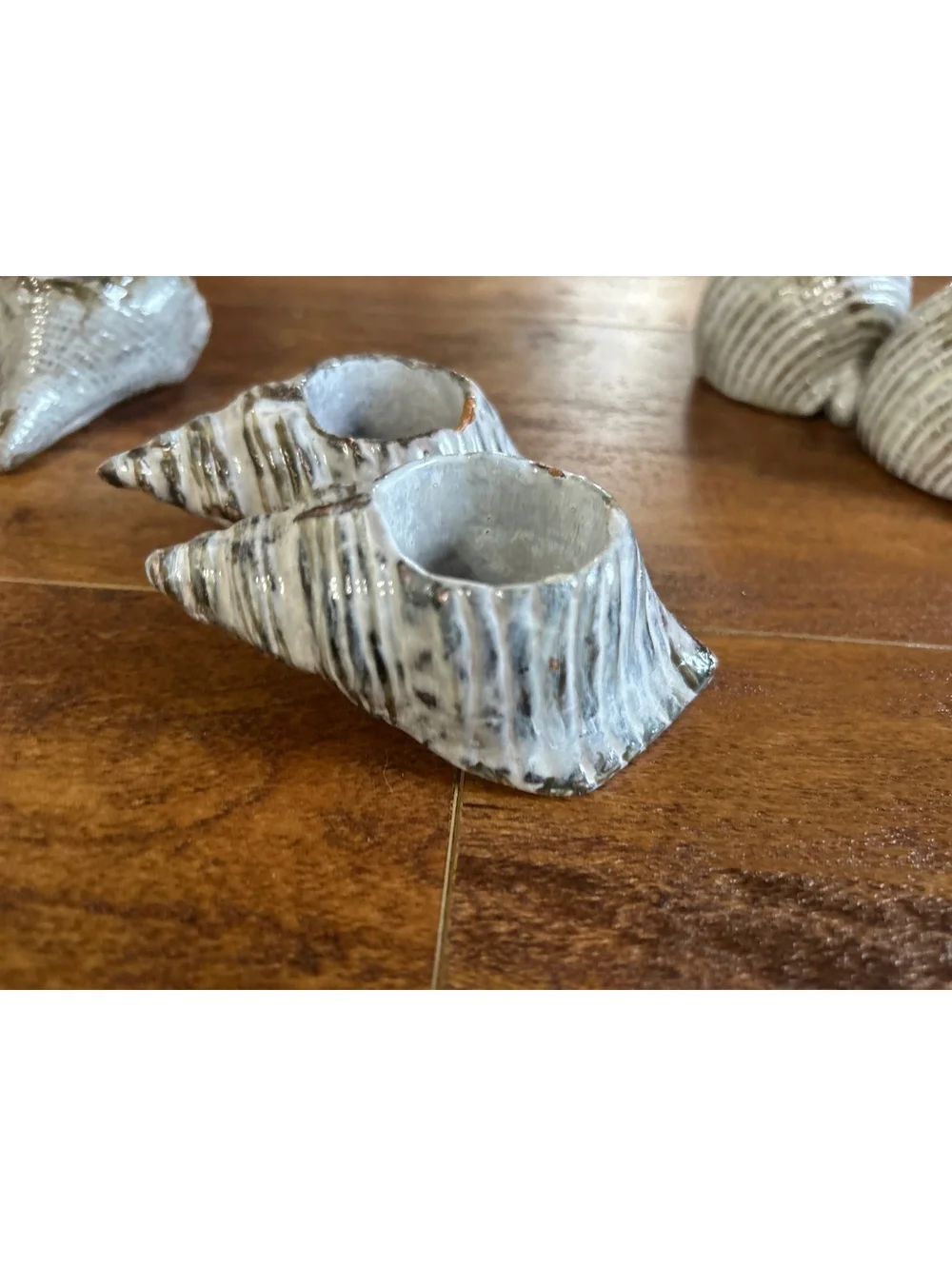 Set of 8 Ceramic Shell-Shaped Napkin Rings